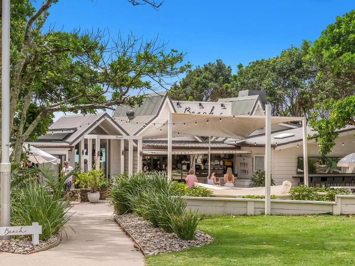 5 James Cook Apartments Byron Bay
